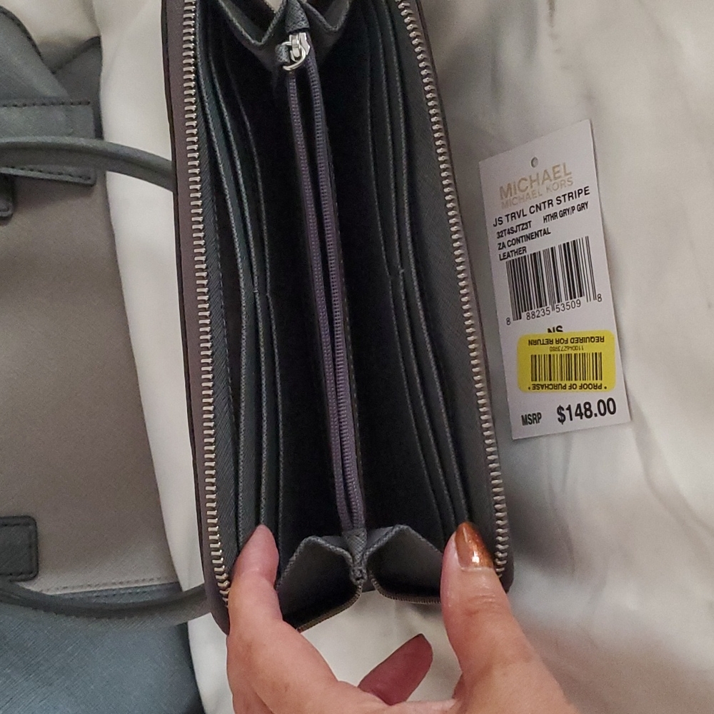 Michael Kors purse - Picture 3 of 4
